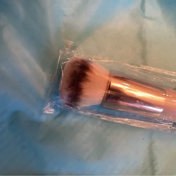 Doll 10 Foundation and Blush Brush with Pink Handle - Picture 4 of 4
